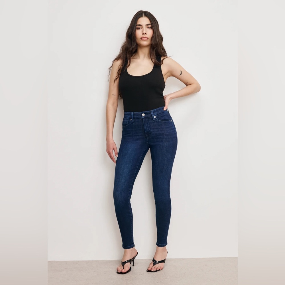 NWT GOOD AMERICAN GOOD PETITE SKINNY JEANS, Size 4 (Sz 27) $99 Retail